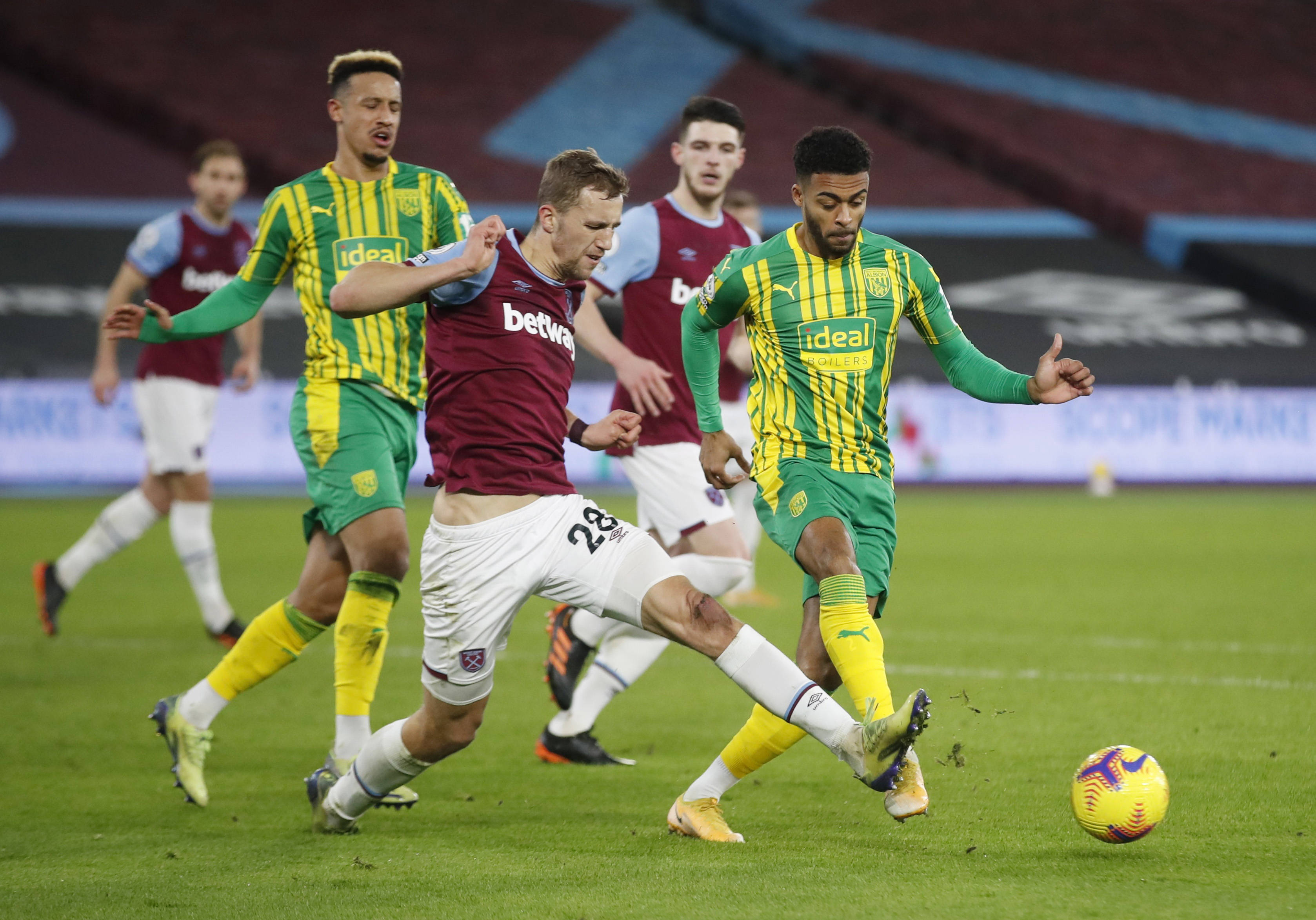 也能在防守 也能在防守