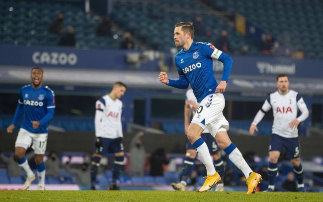 而被点燃 而被点燃